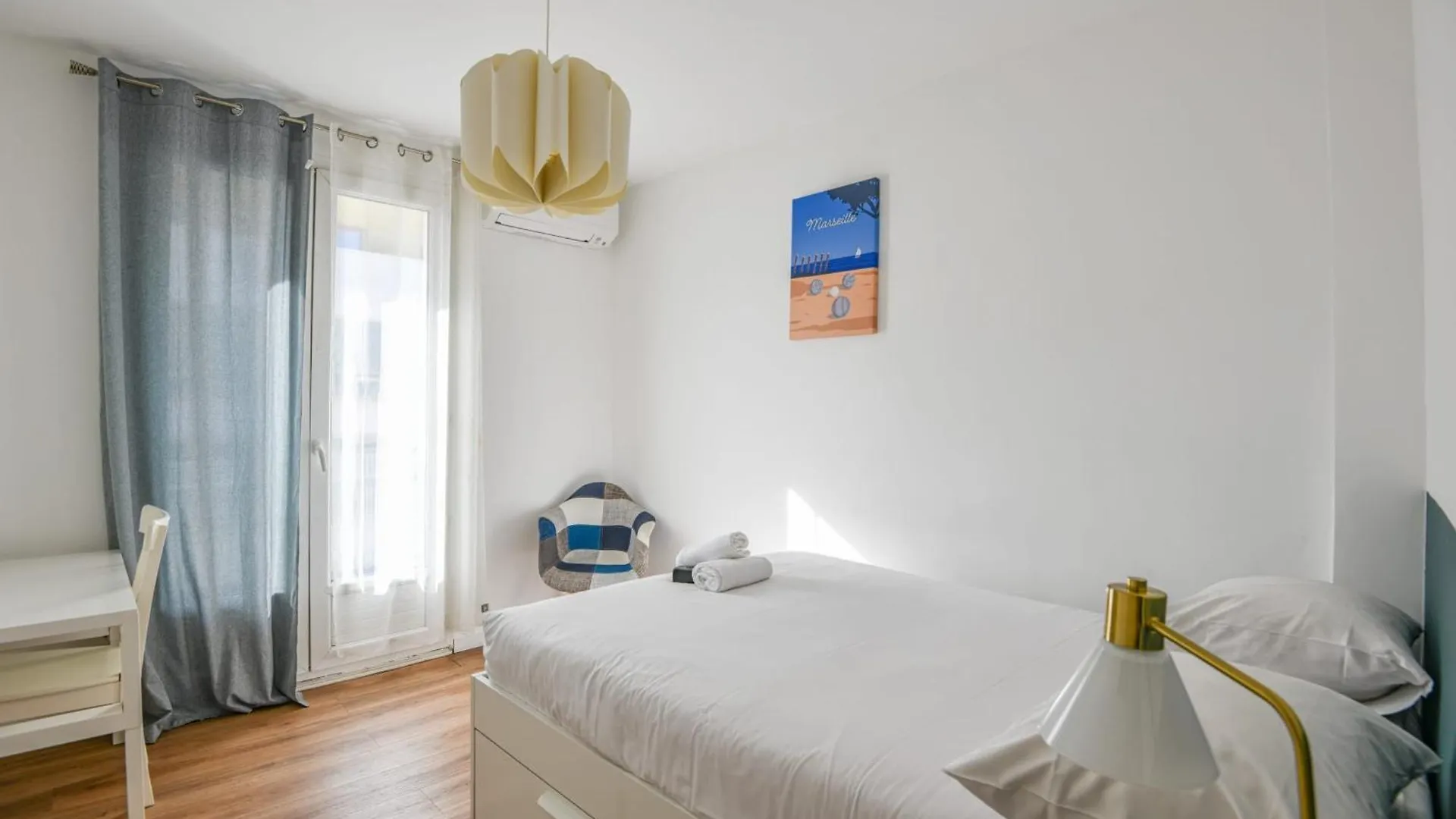 Appart 3 Ch Climatise Avec Balcon A La Joliette Marseille France