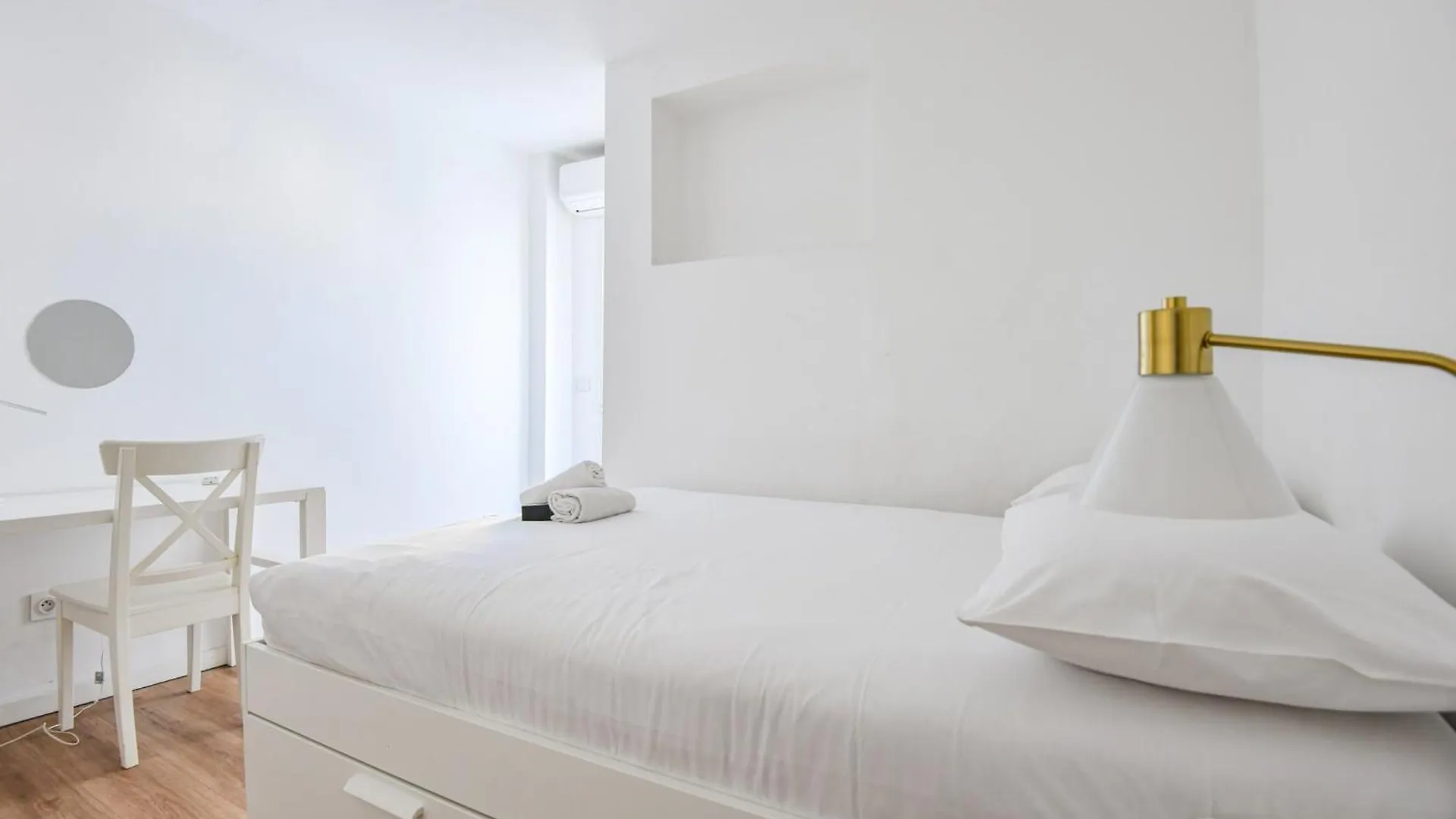 Apartment Appart 3 Ch Climatise Avec Balcon A La Joliette Marseille France