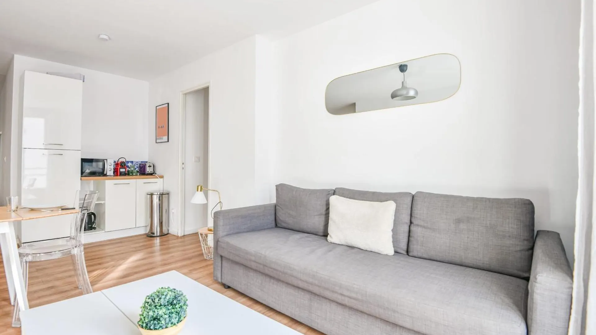 Apartment Appart 3 Ch Climatise Avec Balcon A La Joliette Marseille France